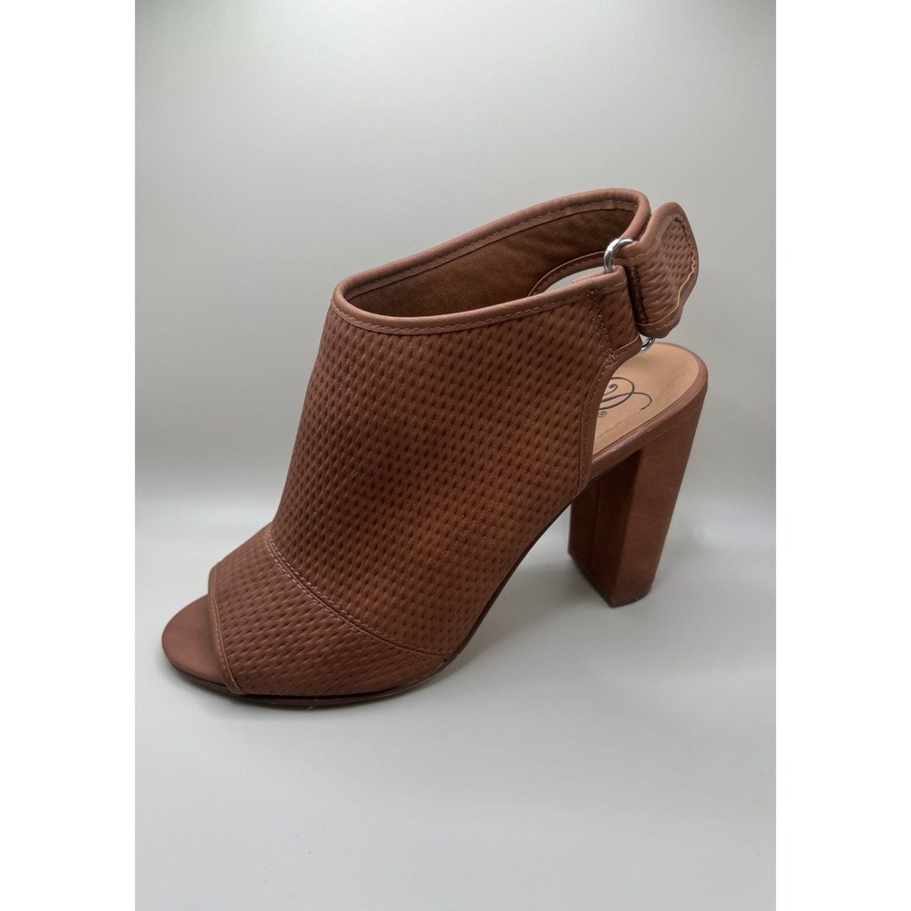 Women's‎ pumps size 7 beautiful quality and condition